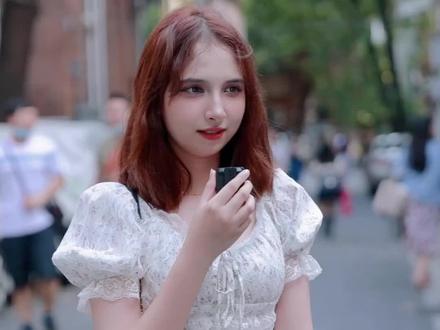 从小在zg长大,喜欢弹古筝~好美好美好美,镜头拍不出她的美!!#混血 #颜值#艾特你想艾特的人 @DOU+小助手