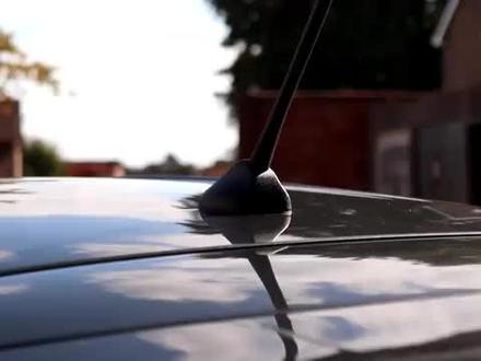 汽车鲨鱼鳍天线安装方法