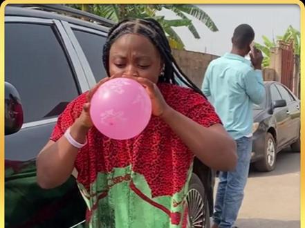 妻子的假肚子被路人揭穿 #假肚子 #假怀孕