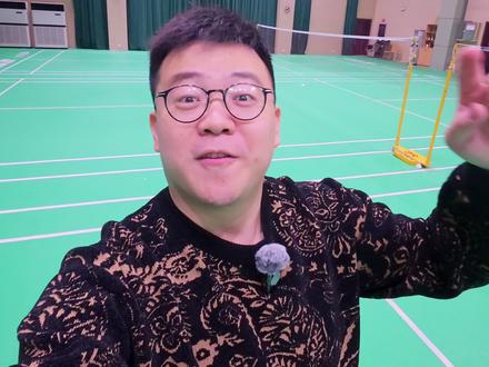 别再只会说 good!夸人高级词合集
夸人别只会 good / nice / very good 了!
这条给你 3 组“夸夸词”(3 个一组,直接套用):
fabulous / marvelous / fantastic
brilliant / impressive / outstanding
awesome / incredible / terrific
常用句型:You look + adj. / That’s + adj. / You did a + adj. + job.
评论区用一个词造句,我来帮你改得更地道。
#英语 #英语口语 #英语学习打卡 #英语单词 #学英语