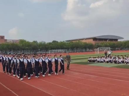 一中,高一10班军训,孩子们真棒👍👍👍,加油💪💪