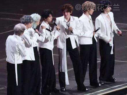 意思是工作人员出国旅游还有男团陪玩嘛?? #时代少年团 #时代峰峻 #丁程鑫 #刘耀文 #严浩翔