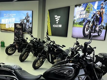 “我们的#无极cu625 amt自动挡来了喜欢的可以私信订车”#无极 #无极巡航车 #自动挡摩托车