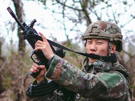 枪背带!挂身上? #潘达战术 #影视道具 #战术装备