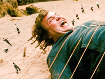 男人误闯小人国,凭借高大的身材当上了将#宅家dou剧场