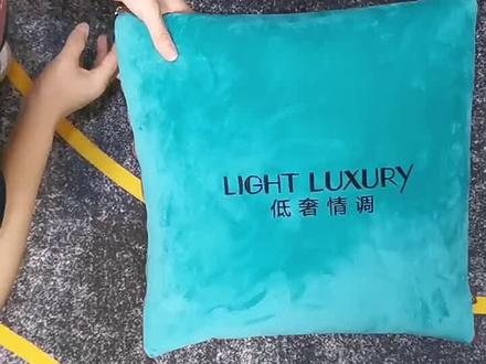 加厚抱枕被子两用毛毯汽车靠垫枕头被办公室沙发空调被保暖双面冬