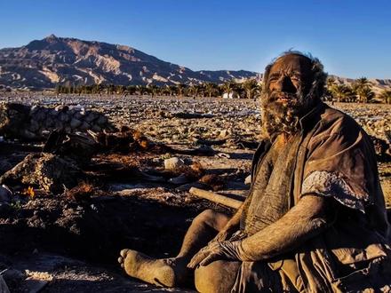 要想活得长必须成为小脏宝,94岁大爷60年不洗澡,洗完澡直接去世