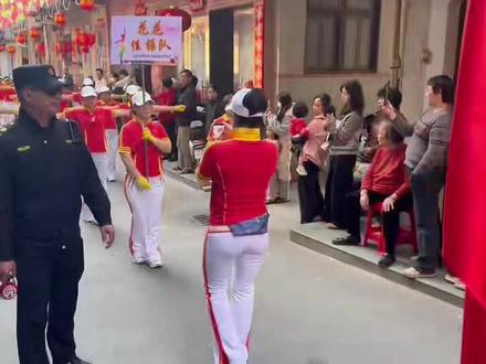 都别吵了,这是我们葵潭人的流量密码,你不懂的。#葵潭赛灯 #潮汕#广场舞