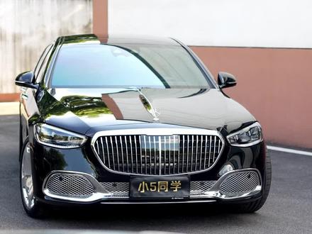 年少有为开奔驰,爱情不会有争执,迈巴赫S480为你领航#奔驰 #迈巴赫s级 #迈巴赫s680 #迈巴赫S480