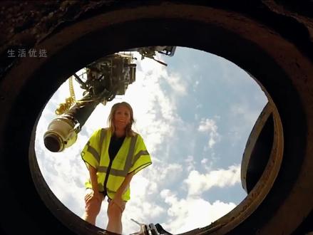 无论大人还是小孩,路遇井盖都不要踩,因为意外总在不经意间发生#安全出行 #安全教育 #儿童教育 #涨见识