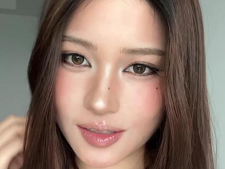 妆教5min~,五官扁平的阔面方圆脸都来化这个裸感亚裔水光妆。#美妆 #亚裔妆 #今天是浅春系少女 #一些适合淡人的彩妆 #爆改 @DOU+上热门 @抖音作者助手