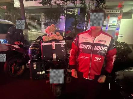 商州交警将持续加强巡逻管控力度,对“炸街”行为零容忍,一经发现,将依法严惩。#摩托车炸街