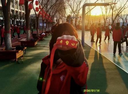 “年少时候虔诚发过的誓 ” 百万人追着要的p图教程来了!久等了,有问题可以进粉丝群#高考 #百日誓师 #年少时候虔诚发过的誓 #中考 #高考这一页是全力以赴