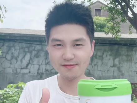 爸爸分享可爱健康的小妮妮是吃什么奶粉长大的。#诺优能蕴荟#育儿分享#奶粉#冲奶
