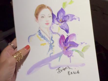 飞机上画空姐,这个夜晚有苍兰花香~
遇到美好的人,自然愉快又安宁~#画陌生人 #飞机上的美景 #水彩 #空乘 #在搞一种很新的旅行vlog