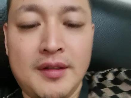 天这么热,穿个皮夹克。#黄仁勋皮夹克 #熟人老孙