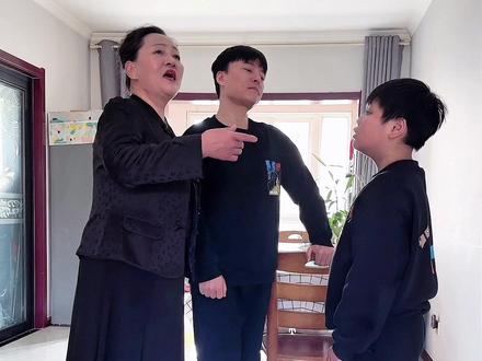 今天唱的还可以吧? 大家听听进步了吗?#我的生活日记 #家庭 #原创 #教唱歌 #学唱歌