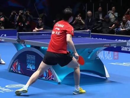 5月10日,在伦敦世乒赛女团决赛,中国女团vs日本第二盘,孙颖莎3-0战胜早田希娜。比赛中孙颖莎主动指出对手没看到的擦边球,体育精神、大将风度拉满!#孙颖莎