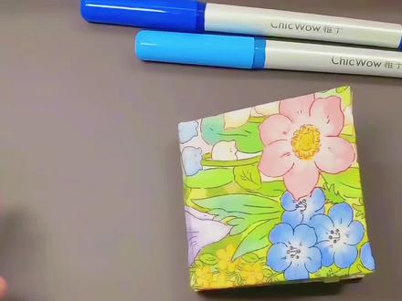 🍃 新开了一本翻翻乐~是可爱的豆本
🌟最近沉迷这种明快的色彩~画的时候感觉整个人都被治愈了
🖌️:稚乎丙烯马克笔
📒:300g全棉中粗豆本
参考:@万岁兔画画吖
#跟着抖音学画画#丙烯马克笔 #抖音精选 #绘画过程 #零基础学画画