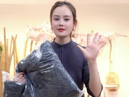 姐妹们今天教大家羽绒服怎么醒绒。#羽绒服醒绒 #羽绒服