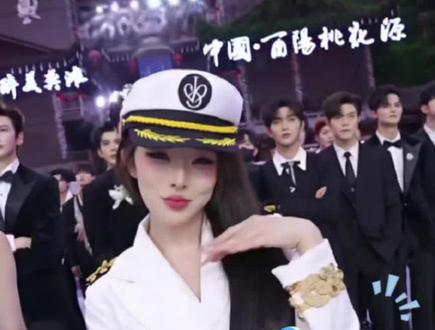 妹宝今晚的开场舞很不一样哟,新舞《耳光舞》,今晚又是不一样的美#龙浩天 #龙浩天妹妹 #龙浩天直播录屏 #最美制服 #耳光舞