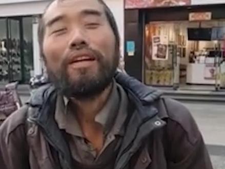 近日,河南驻马店,昔日高考状元、人大毕业生在街头流浪,家人已寻找其长达一年多,母校:非常震惊,已安排了解情况#母校回应高考状元街头流浪