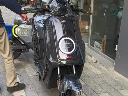 NX风速版,到本店第一台车,还没捂热就被帅哥直接提走了,3000W电机,极速80码,超大电池仓和坐桶空间,性价比非常高,空车4299米