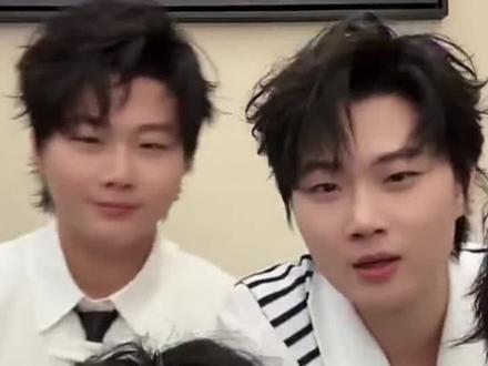 不要再问哥俩为啥没上春晚了!因为... #双高胎 #春晚 #包饺砸