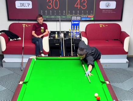 薛珍麒与马宁三番战打响 这次独牙比赛老薛能进8强吗#薛珍麒#台球是一种生活 #马宁 #独牙#台球🎱