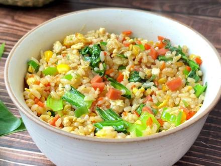 简单又美味的青菜鸡蛋炒饭,姐妹们一定要试试,真是好吃到舔盘