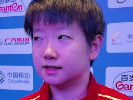 【孙颖莎:1:3落后时知道很艰难,但还是希望去追回比赛】在11月16日进行的十五运会乒乓球女单决赛,挽救了4个赛点的孙颖莎遗憾摘银。(记者 周煜堃 卢俊潮)