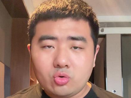 价值越级 极狐贝塔S3正式上市 换电版5.98万起 #5万开B级车极狐贝塔S3上市 #大张伟二搭极狐5万开B级车