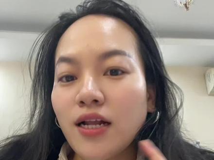 0元开通山姆卓越会员卡(省680还能赚钱)的底层逻辑 10月30号花费0元开通山姆普通会员
12月19号补了440元升级卓越会员卡(有效期至16年12月19号)
唐镇山姆店开业7天,代购费收到90元,返拥收到100元,潜在代购订单有十几件(坐等山姆补货)+元旦公司山姆采购预估小2000➡️开卡半个月,基本回本,实现0元开通卓越卡,以后还能替我挣钱,哈哈
……………………告诉你底层逻辑
1️⃣闭环思维
研究清楚如何做到0元开卡,除了办理信用卡外,我需要达到几次消费次数免去免费,山姆卡到期前,信用卡是否注销,如何转副卡,中间哪些动作需要去做,时间节点是什么等等,用闭环思维一次性梳理清楚,打消决策盲点,记录到备忘录。
很多事情,不是单一动作,而是往后多想几步。
2️⃣向内求,我拥有什么
2025年我的核心关键词是,向内求。
别人换工作有高薪,我的诉求是什么?问自己!
很多人都考证买房子买车子做自媒体搞副业,我问自己我有什么,有什么资源,可以做什么事情。
我可以用自己的资源转化成什么小模式,如何让一次行动发挥矩阵化作用作用,效能更大。我的资源可以帮别人解决什么问题。
于是,我问山姆除了让我可以消费,我可以做哪些事情利用他们的资源。
3️⃣分享出去,多个人一起走的更快
先分享,才能得到。3月份开始做自媒体,分享个人思考,每一次分享都是思考,每一次思考都让自己的认知网更加完善和系统化。
分享出去,帮助别人,收获反馈,输出价值,自己也能收获价值。小模式跑通后,不同节点需要不同的人,一个人可以成事,一群人可以成大事。
跟同事一起逛山姆,共享代购成果,小模式稳定后,做更大的事情。
4️⃣对信息敏感,更要会利用,思考自己可以做什么
看到很多信息,很多评价,都是主观的视角和观点,不是事实,没有对错,只有立场。
看到,不只是消费信息,而是思考我可以做点什么。
信息差的钱最难挣!因为我们都习惯了消费信息,而不是信息为我所用。
………………以上是决策的背后逻辑
最离不开的是,珍惜当下,珍惜自己拥有的,认真对待每一个小事,认真的生活,去发现去思考去行动去解决,敢于面对,敢做!
勇敢的人真的先享受世界!#干货分享 #山姆会员店 #唐镇山姆 #山姆代购 #赚钱思维
