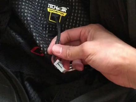 Alpinestars A⭐气囊连体介绍(下)气囊可以爆2次,北京地区可维护更换。个人觉得比丹尼斯的好。