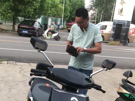 金箭峰神700高端电摩,搭载72付35安石墨烯电池,超长里程,时速80码,金箭为全球打造好车,#性价比高的电动车推荐 #电瓶车品牌十大排行榜 #电动车以旧换新 #新国标电动车