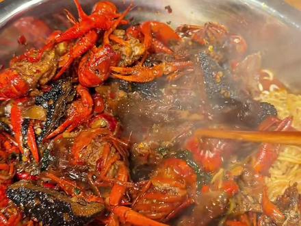 目前长沙最好吃最牛逼的臭豆腐酱板鸭小龙虾没有之一