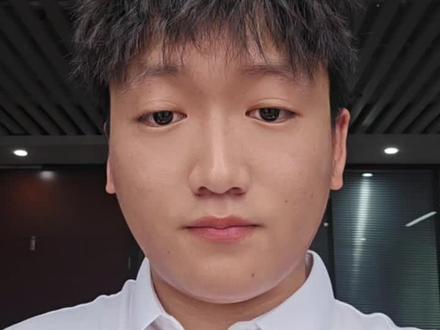 上大专不可怕,可怕的是选了个毕业就失业的专业
-分数只够大专?别哭——选对了照样碾压二本。先挑学校出身,再挑专业壁垒。