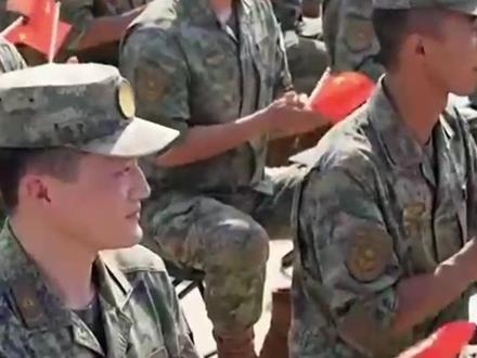 “若有战 召必回”出自他的转业报告