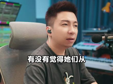 爻妹“长大”了,音乐变得成熟厚重了 NMIXX回归主打《Heavy Serenade》Reaction:今年上半年的回归曲中算得上“独树一帜”。#NMIXX #HEAVYSERENADE #KPOP #抖音音乐客厅