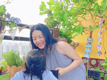 轻松解锁光影魔法, 简单的DIY让娃大呼神奇~巧用白纸和手电筒,自制变色小熊“魔术”给宝宝玩,锻炼娃观察力的同时还能培养色彩认知和好奇心#早教游戏 #育儿知识 #育儿小妙招