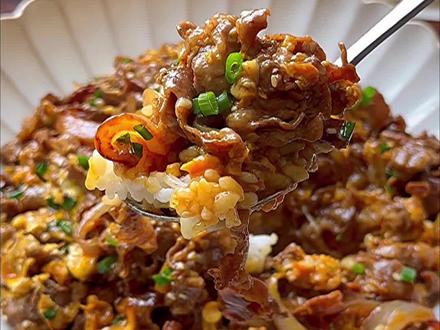 我家孩子特别喜欢吃的肥牛抱蛋饭,鲜美又营养 #和牛 #肥牛#儿童辅食 #火锅