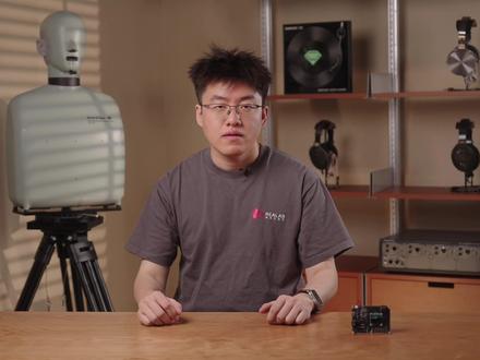 【ReaLab】蓝牙编解码器音质横评 SBC、AAC、aptX、LDAC、LHDC这些神秘字母相信各位都不陌生,消费者评价一款无线耳机音质的时候,往往首先要看的就是支持它们中的哪些。但蓝牙编解码器间的音质差异真的有厂商宣称的那样大吗?
这一期视频中我们对不同蓝牙编解码器的音质水平进行了量化测试,来告诉各位它们之间的音质差异究竟有多大,并提供选择建议。
#LHDC#LDAC #无线耳机 #蓝牙耳机 #音质