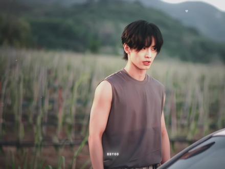 原来双轨是all朝!!靳朝和三赖之间是救赎文学 #双轨 #何与 #费启鸣