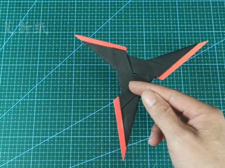 创意折纸,三张纸折最强三刃暗影飞镖,炫酷又好玩,强烈推荐 ! #折纸 #折纸飞镖 #手工玩具 #忍者飞镖