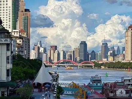 广东人,这一次又遥遥领先了 佛山、东莞、江门相继官宣入夏,广州今天更是气温直冲30℃,即将解锁234天超长夏季,短袖防晒赶紧安排起来吧!#广东夏天 #广州入夏