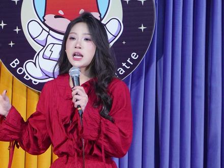 当月薪六千五遇上奔驰 E300#奔驰 #工薪族 #十一的单口喜剧 #母老虎 #脱口秀互动