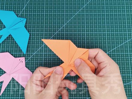 春天来了,快和小朋友一起折一只简单又可爱的小燕子吧,折纸教程 #折纸 #手工 #折纸教程 #亲子 #亲子手工