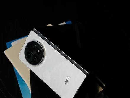 这是 oppo Find N5最让我惊喜的功能! oppo Find N5这次不仅更薄,系统的全景虚拟屏,也更加好用了!
#oppo #折叠屏手机 #oppofindn5 #coloros15 #oppo折叠屏