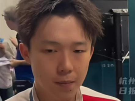 哈哈哈!活人感好重😏😏#王楚钦 #孙颖莎 cr:见水印!!