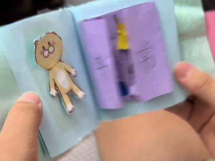 #小手工#自制安静书
每天都奇奇怪怪
难怪眼睛会坏